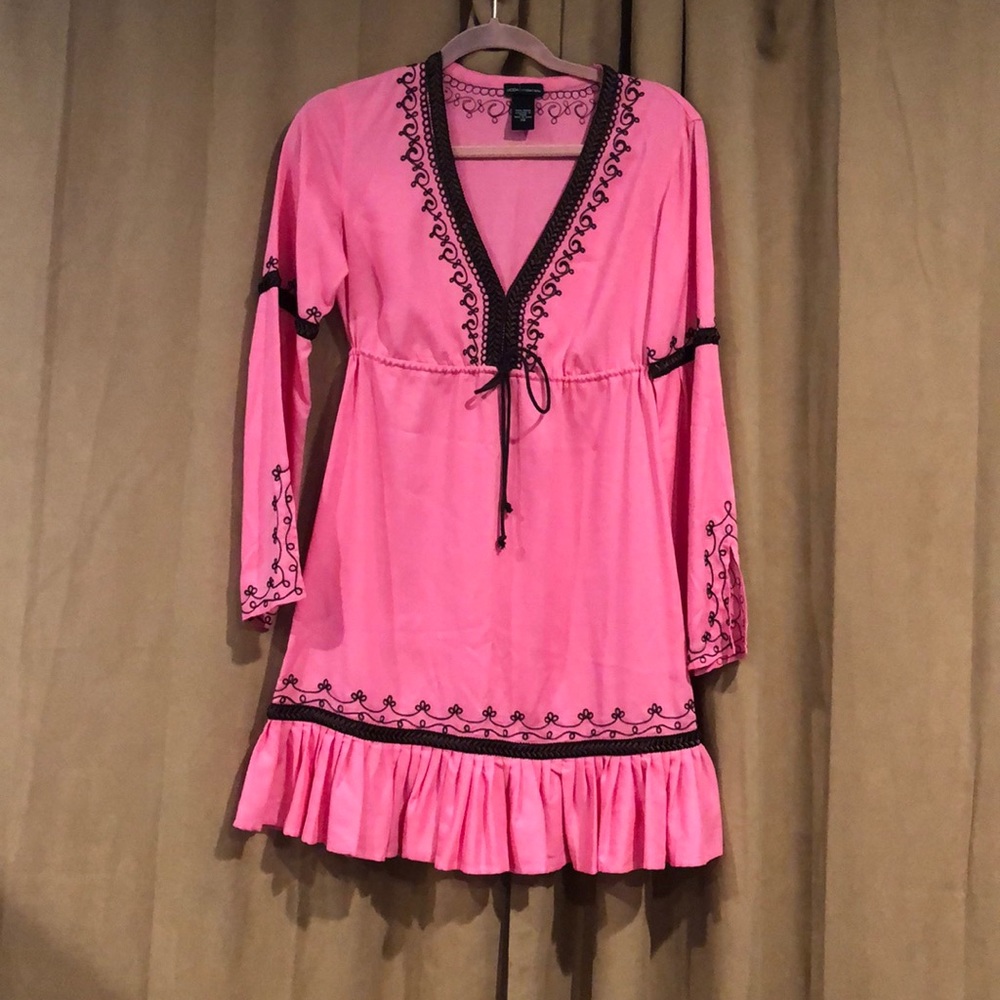 Moda International - Picture 1 of 3
